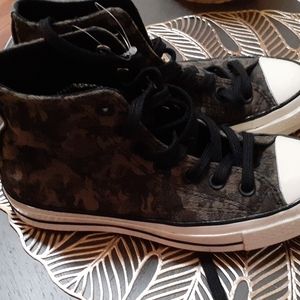 Vintage camo converse